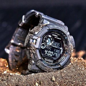 TOP 5 BEST RUGGED CARBON FIBER WATCHES FOR MEN